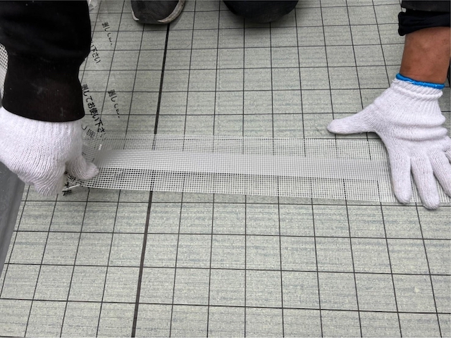 シートの継ぎ目